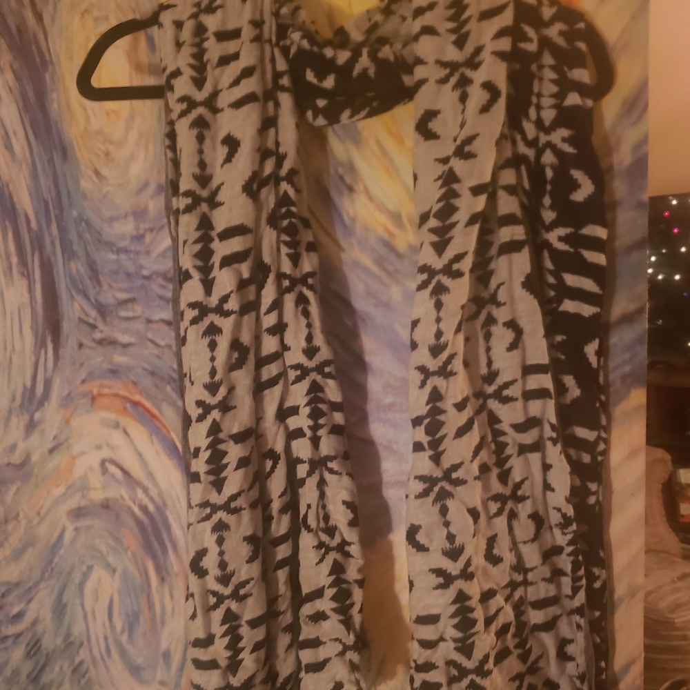 Fashionable H&M Scarf